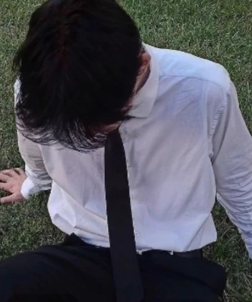 leo thumbnail