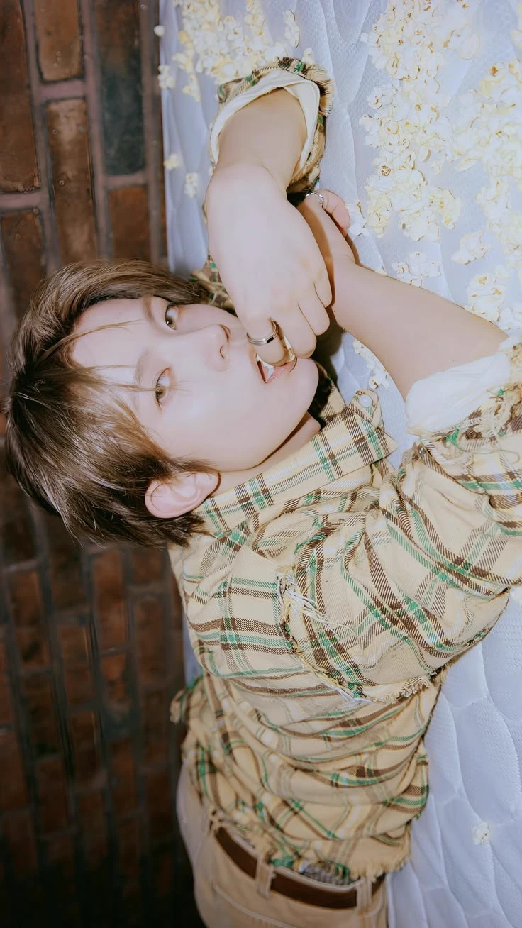 Lee Heeseung thumbnail
