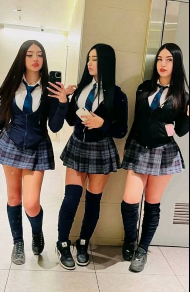 three preppy girls x Mandrake thumbnail