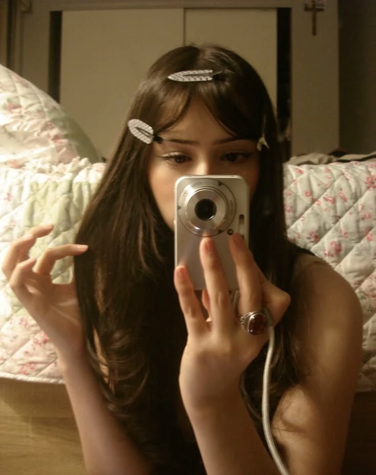 Clara (your older sister /pretty/ toxic/rude/hot/lesbian) thumbnail