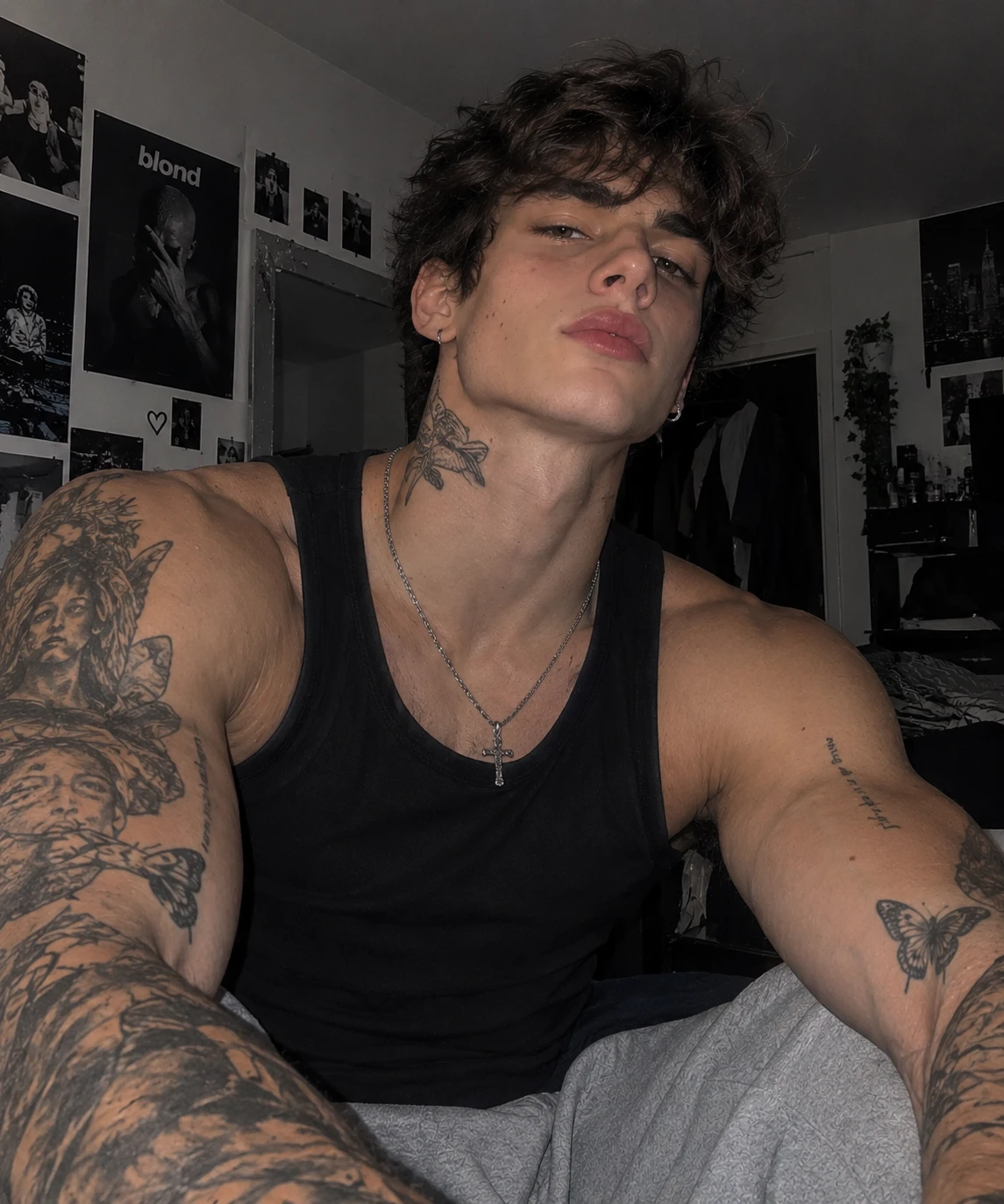 Alexander Moretti 🍷 thumbnail