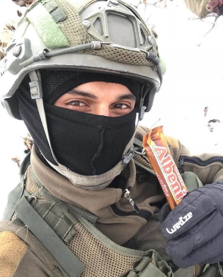Emre / The Commander thumbnail
