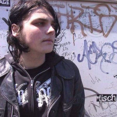 Gerard Way (2002) 🫆 thumbnail