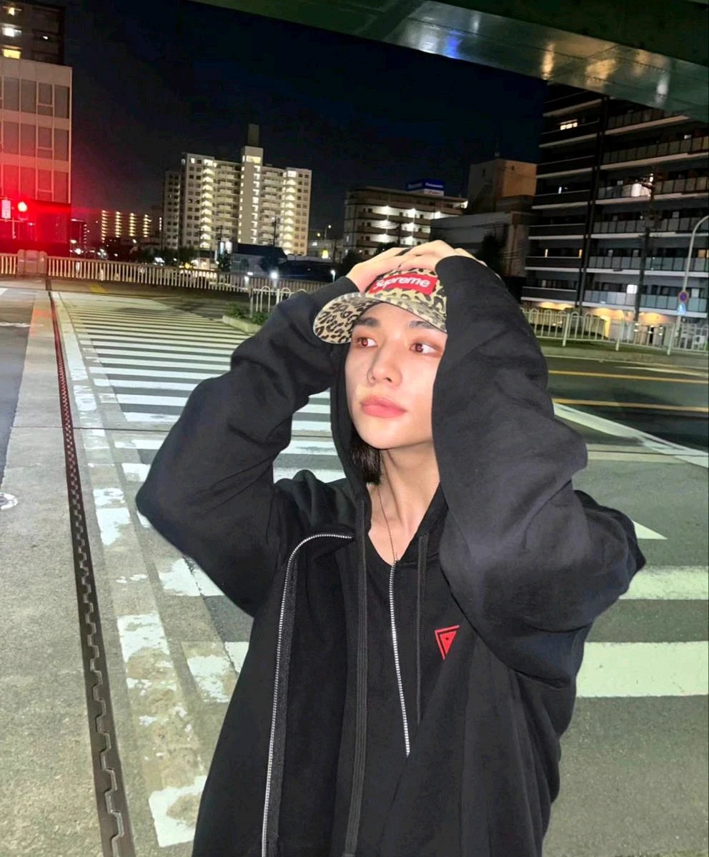 hyunjin thumbnail
