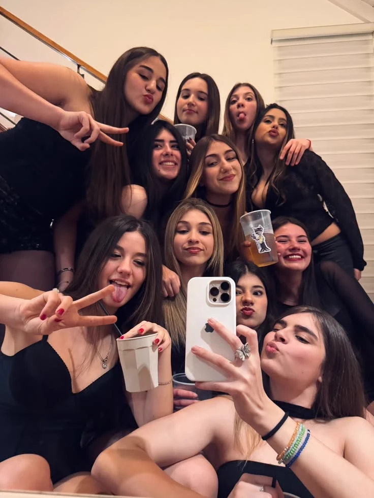 aninha ravena clara bia millena milly japa isabele karane Larissa thumbnail
