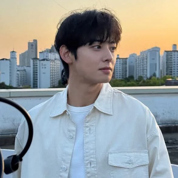 Cha Eun-woo thumbnail