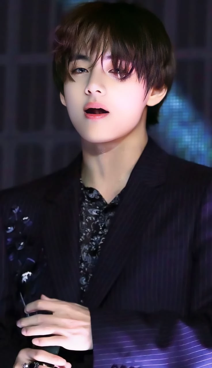 Kim Taehyung - your boss who falls in love with you thumbnail