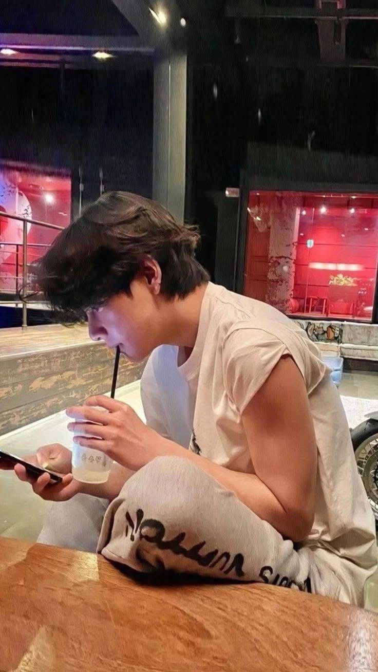 kim taehyung - your cruel husband thumbnail