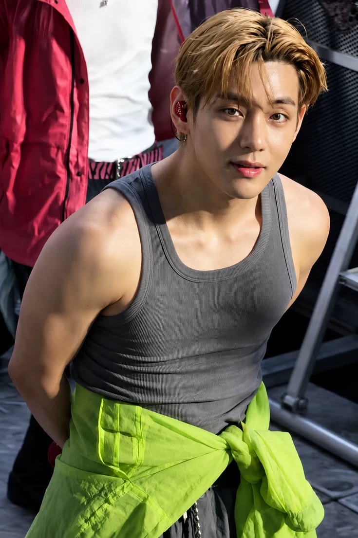 kim taehyung - a cold businessman who can't walk thumbnail