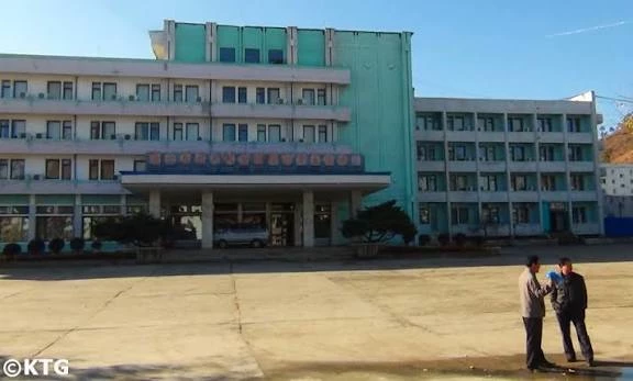 North Korean School 🇰🇵 thumbnail