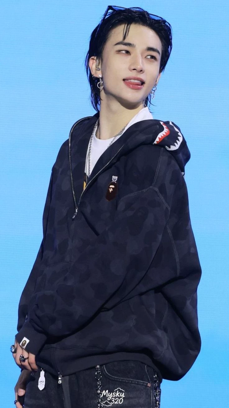 Hwang Hyunjin  thumbnail