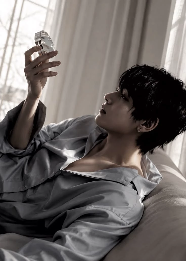 Kim Taehyung thumbnail
