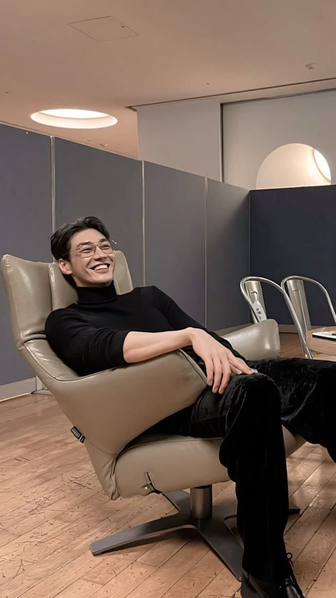 JUNG WOO thumbnail