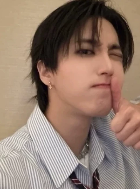 han jisung  thumbnail