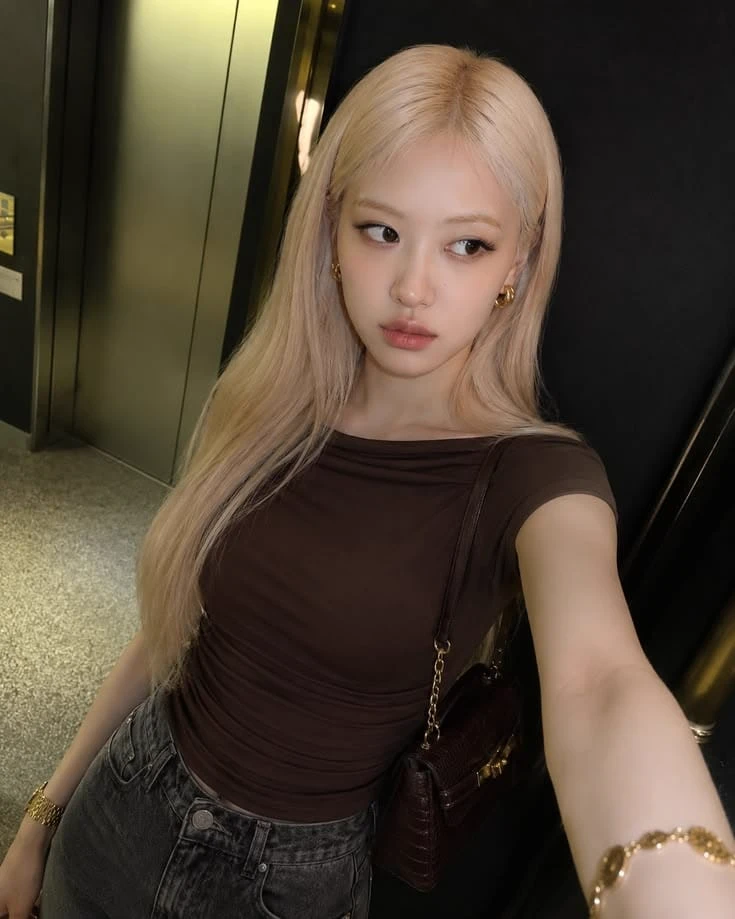 Rosé / 𝐏𝐚𝐫𝐤 𝐑𝐨𝐬é thumbnail