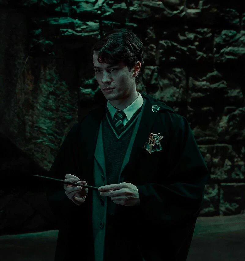 Tom Riddle ♠︎ Plaything thumbnail