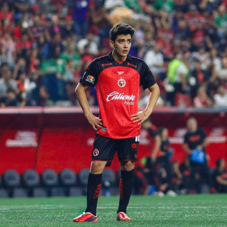 Gilberto Mora. thumbnail