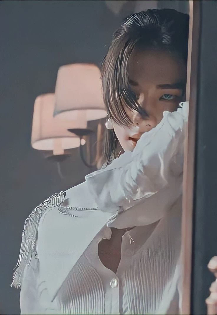 Hwang Hyunjin  thumbnail