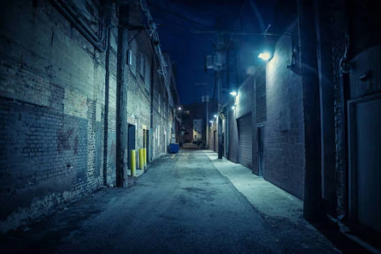 Midnight alleyway thumbnail