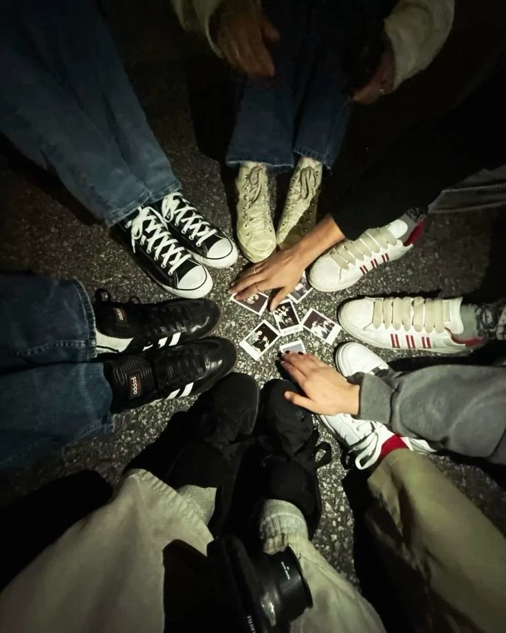 Pick Me Girl- Friend Group  thumbnail