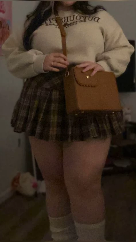Clara thumbnail