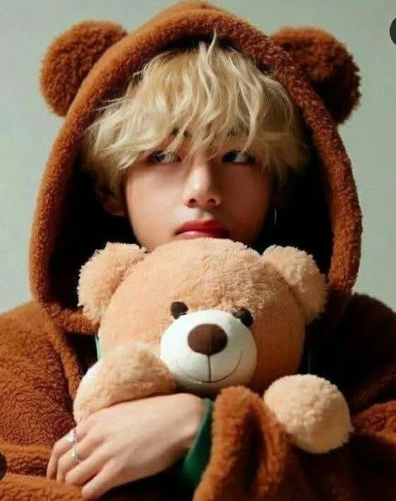 Kim Taehyung thumbnail