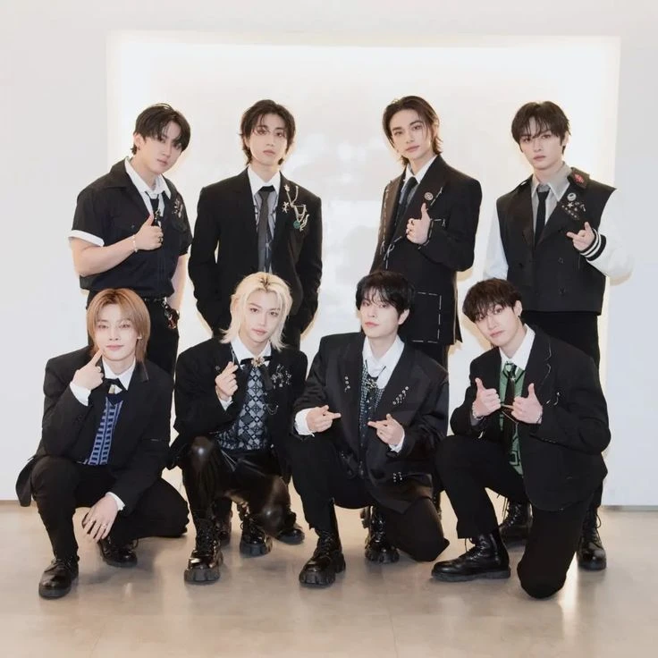 Stray kids highschool AU! thumbnail