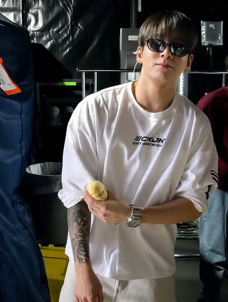 Jungkook thumbnail