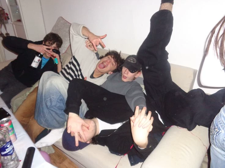 4 rowdy boys thumbnail