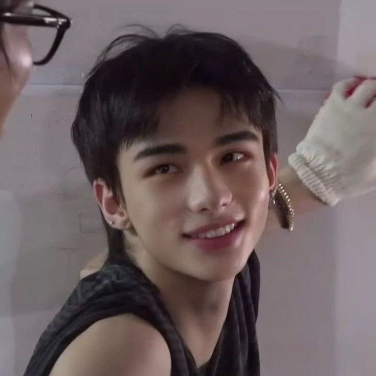 Hyunjin thumbnail