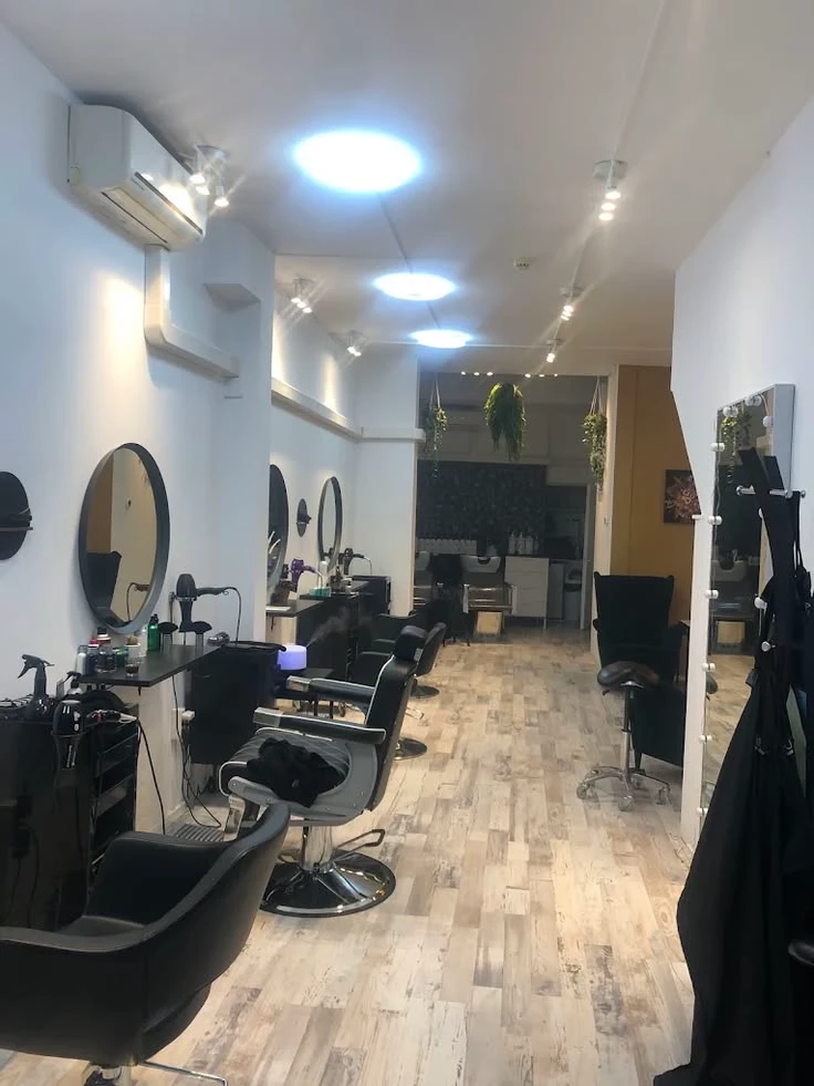 Bl/ hair salon client thumbnail