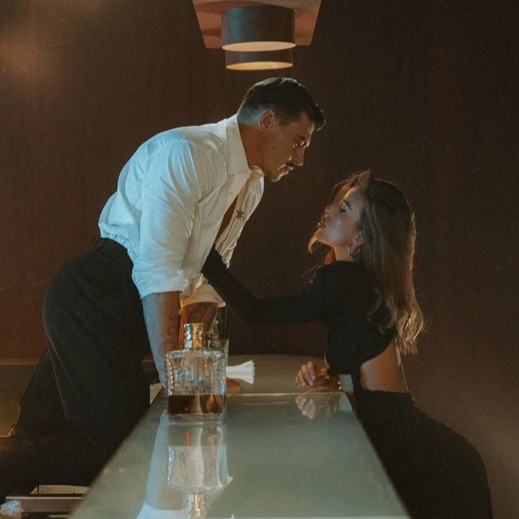 Single mom and mafia boss thumbnail