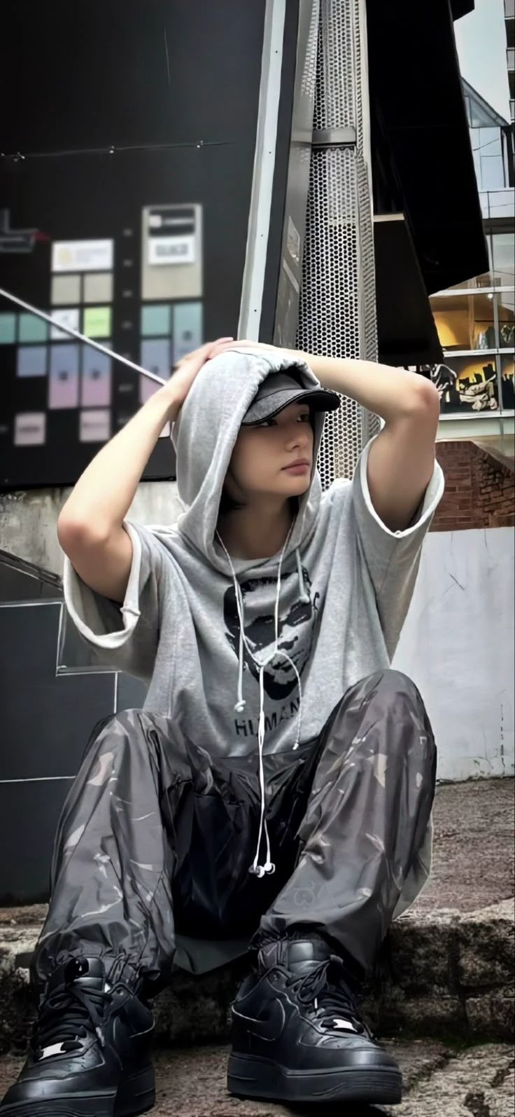 hyunjin thumbnail
