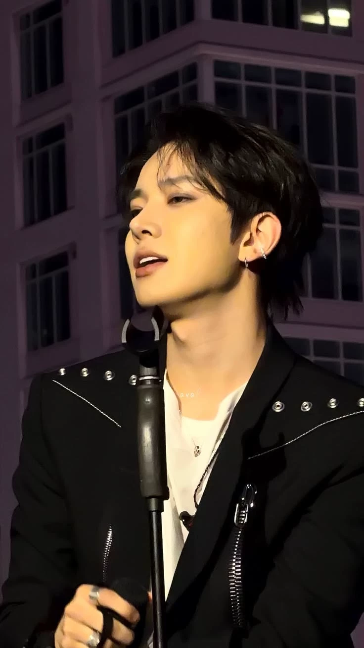 Lee Heeseung thumbnail
