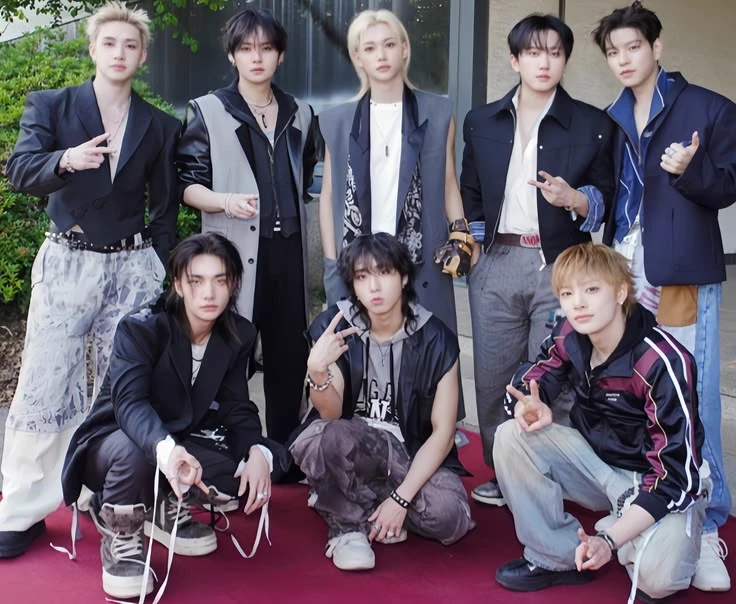 Stray Kids  thumbnail