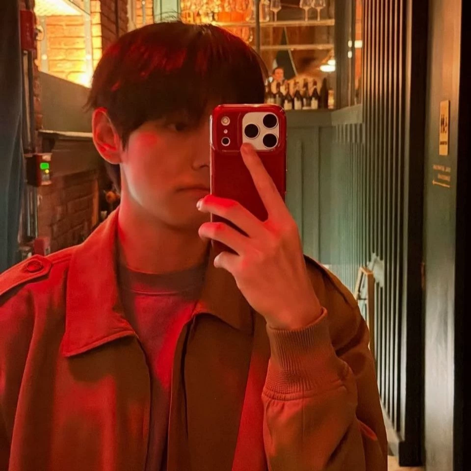 Kim Taehyung thumbnail