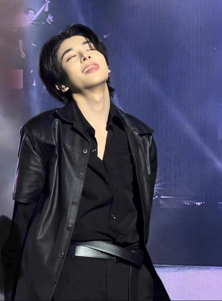sim jake You always knew Heeseung worked out. He was an idol, after all — it cam thumbnail