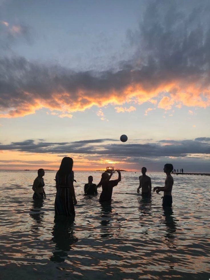 create your perfect beach afternoon (with your family and cousins) thumbnail