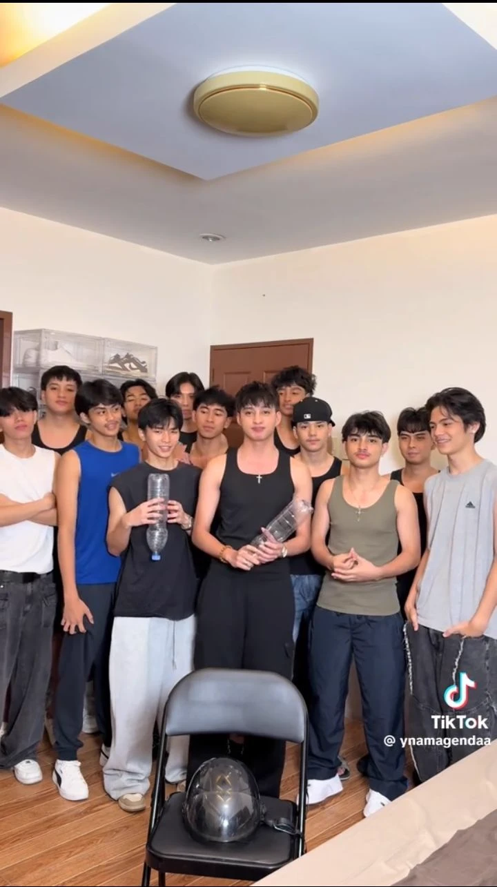 🏠 Your 14 ROOMMATES thumbnail
