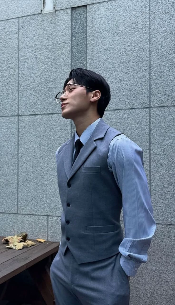 Choi San thumbnail