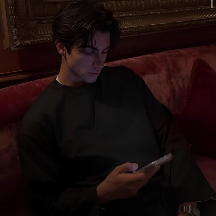 Brandon(Mafia-Childhood friend-childhood love-violent-rich) thumbnail