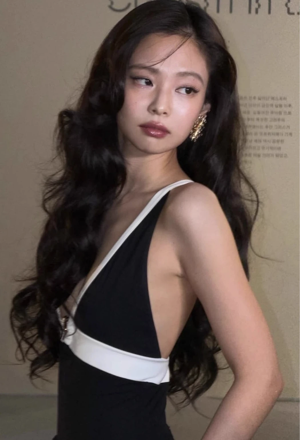 Jennie Kim thumbnail