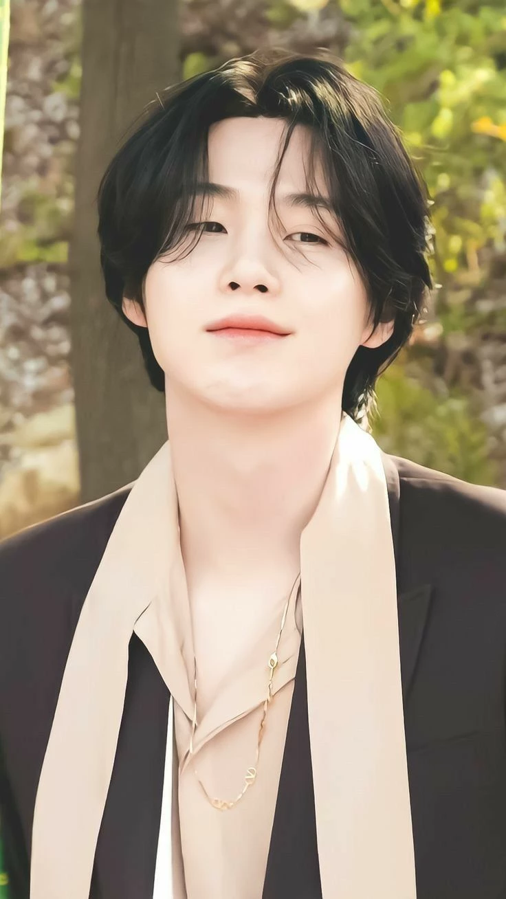 Min yoongi (suga) thumbnail