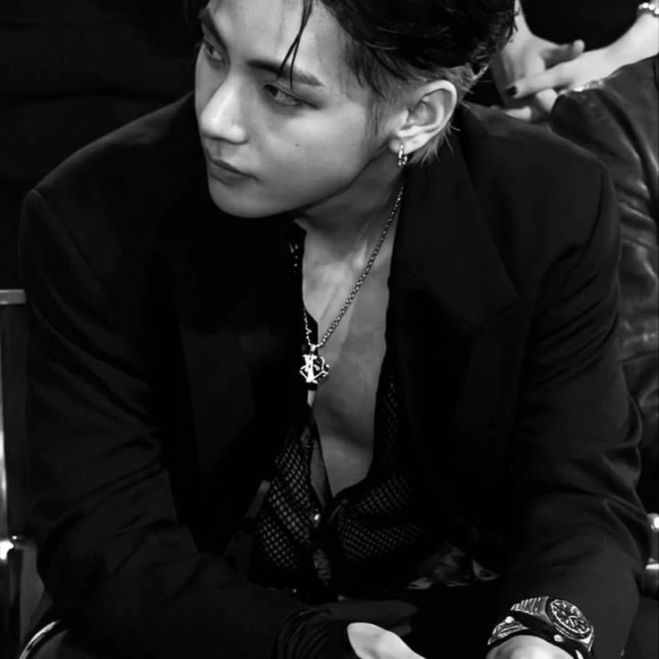 Kim Taehyung thumbnail