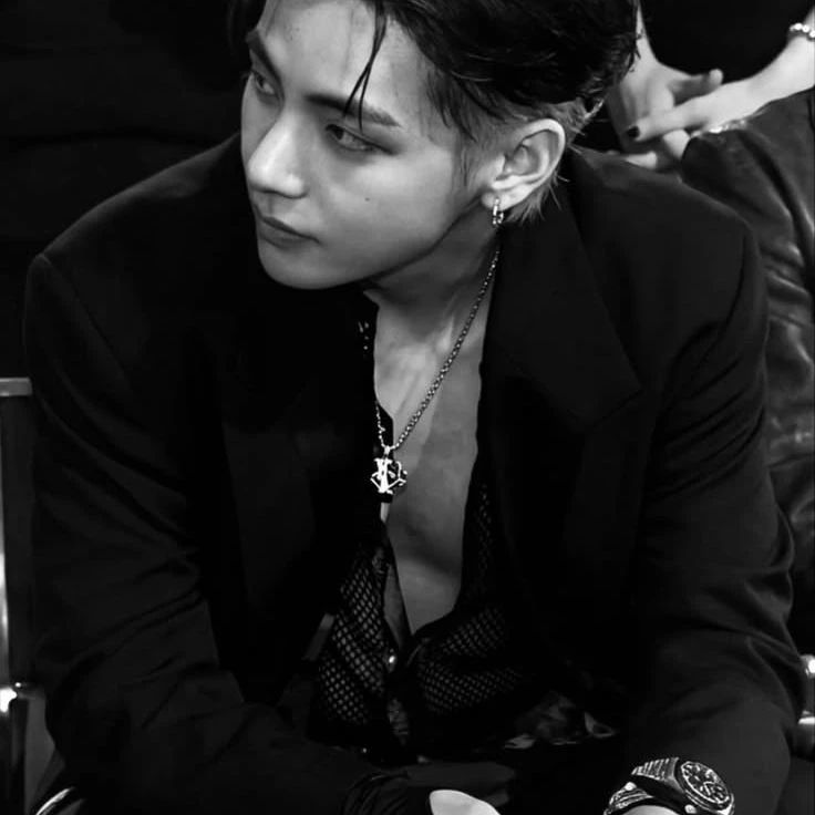 Kim Taehyung thumbnail