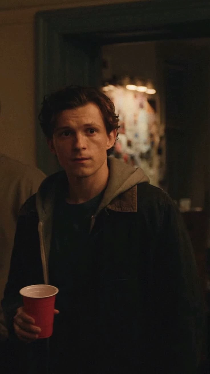 Peter Parker (Tom Holland) thumbnail
