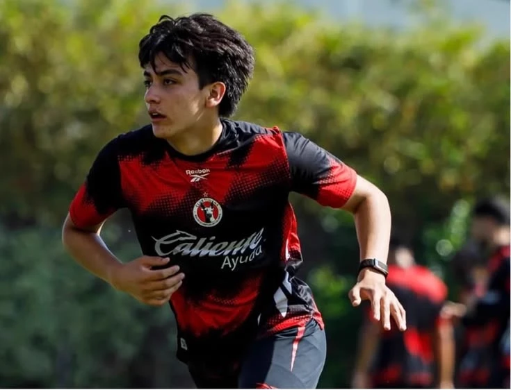 Gilberto Mora thumbnail