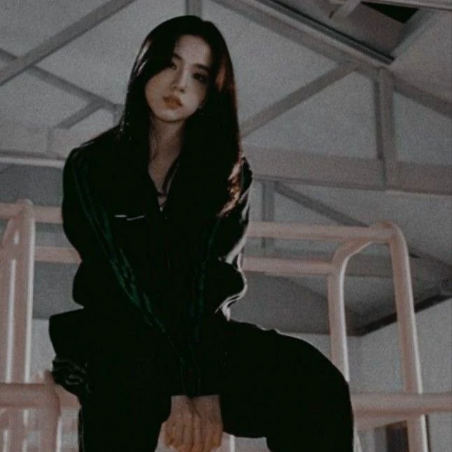 Jisoo Kim thumbnail