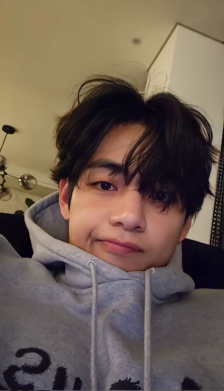 Kim Taehyung thumbnail