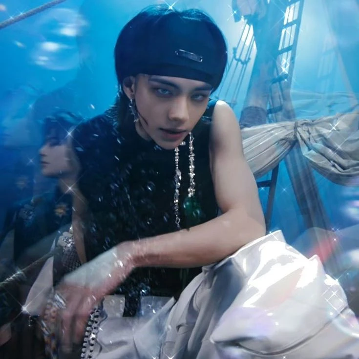 Hyunjin – mermaid thumbnail